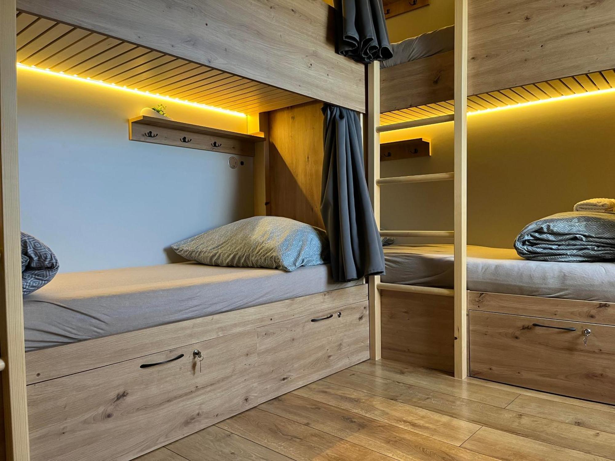 Sherpa'S Hostel High Tatras Štrbské Pleso 外观 照片
